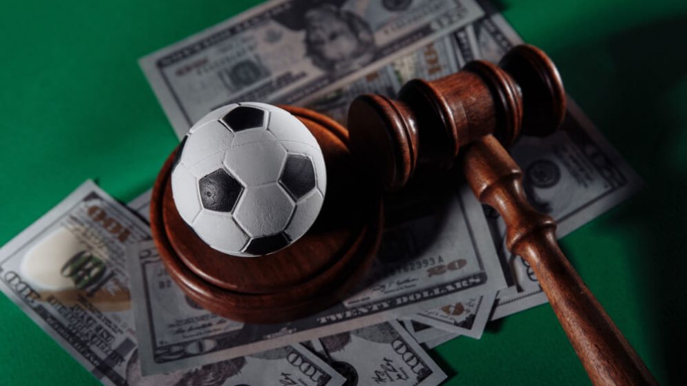 New Jersey Man Sues FanDuel Sportsbook for Not Letting Him Cash Out His Deposit
